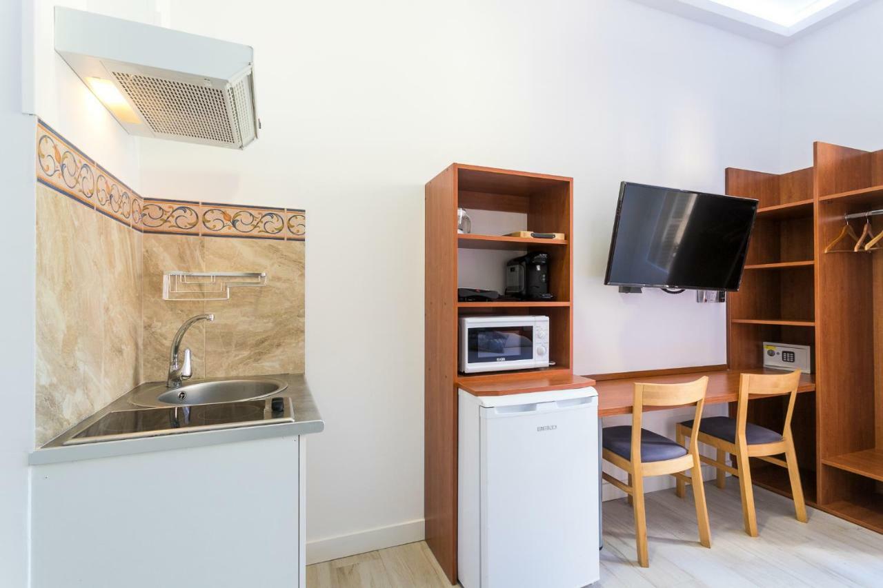 Estudios Ramón Llull Apartamento *