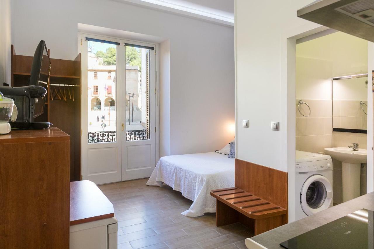 Estudios Ramón Llull Apartamento *